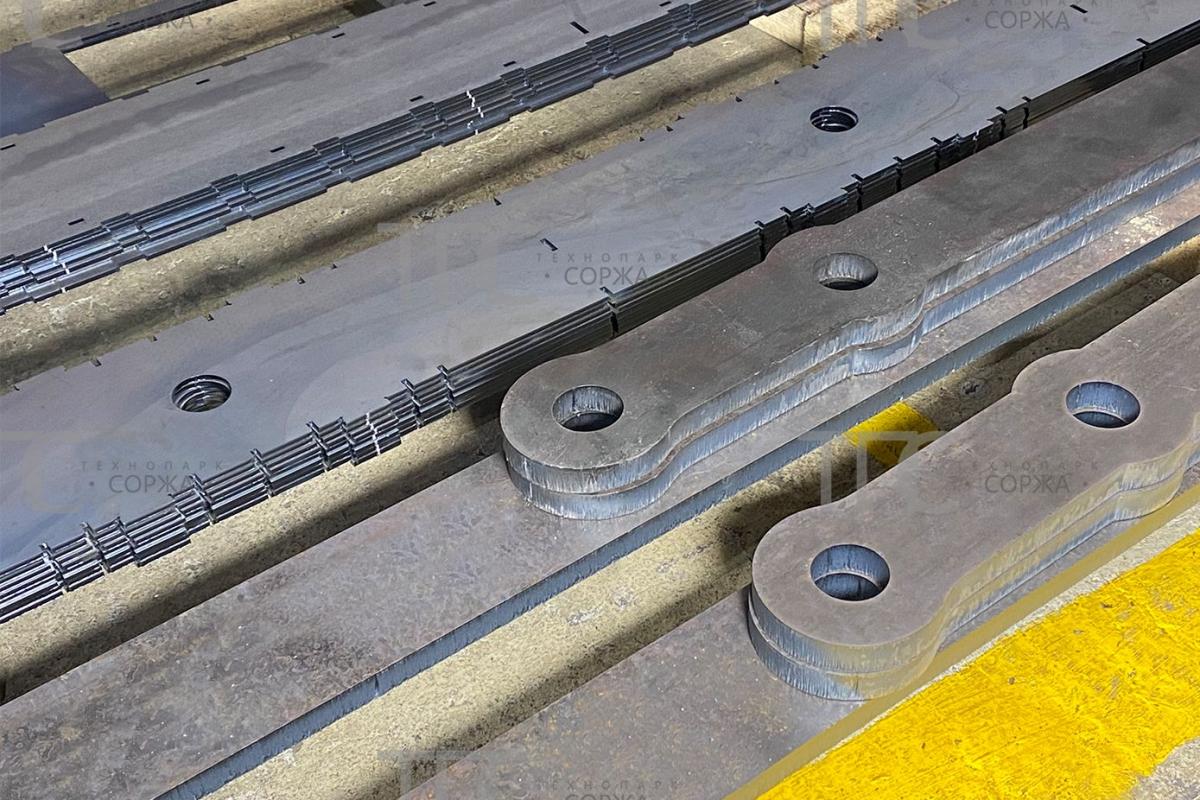 Лазерная резка металла осуществляется на станках HSG HS-GX3015XA